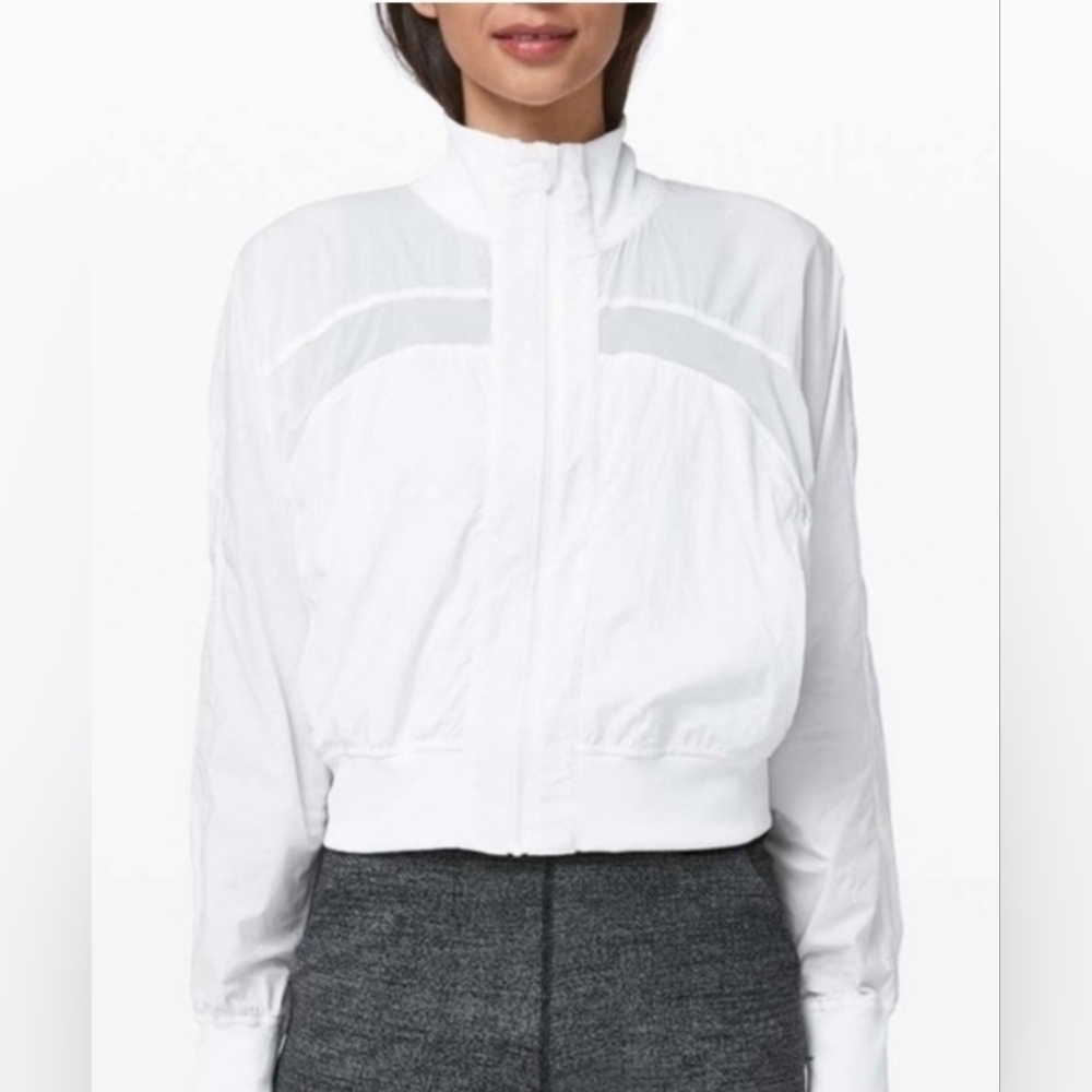 LULULEMON ATHLETICA SERVE IT LIGHTWEIGHT JACKET. - Picture 2 of 4